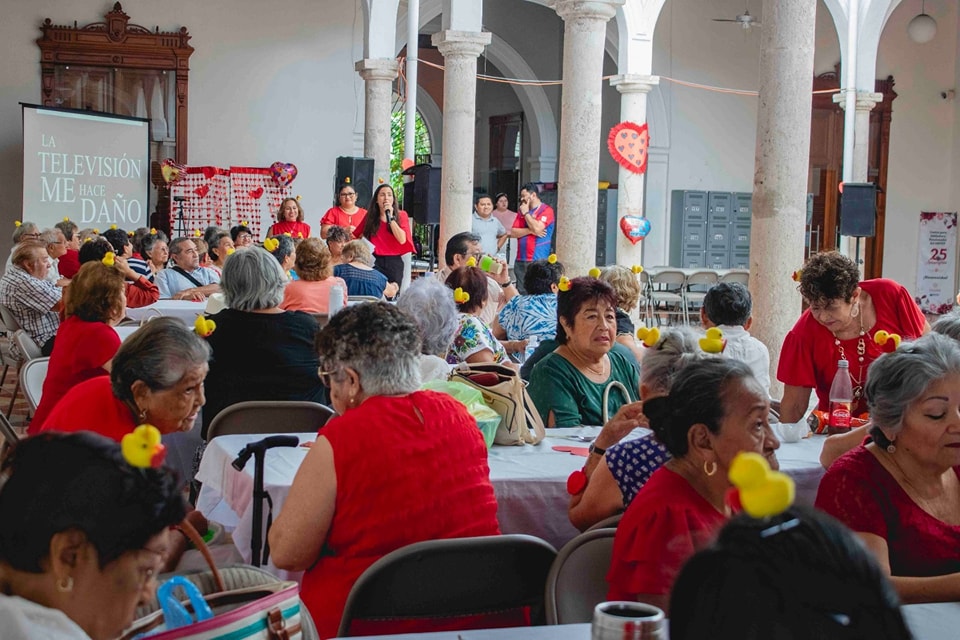 CEJUPE celebra el día del Amor y la Amistad con una emotiva convivencia.