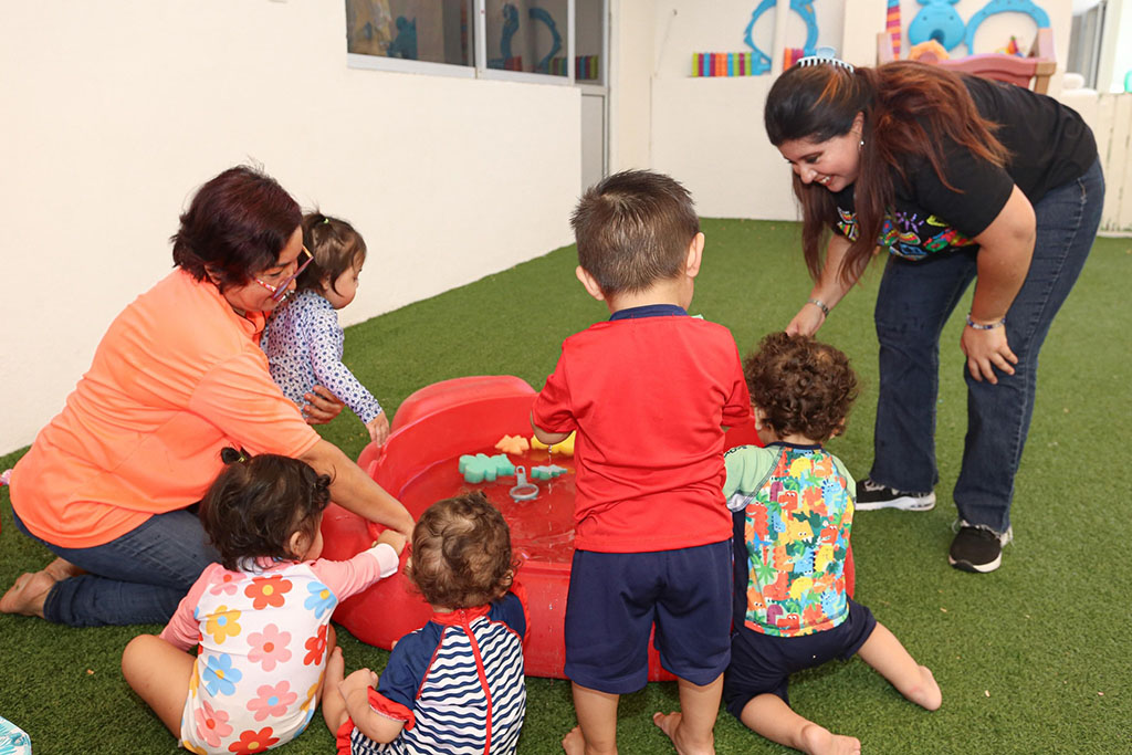 Diversión, juegos y sonrisas en el Día de la Niña y el Niño en los CAI del ISSTEY