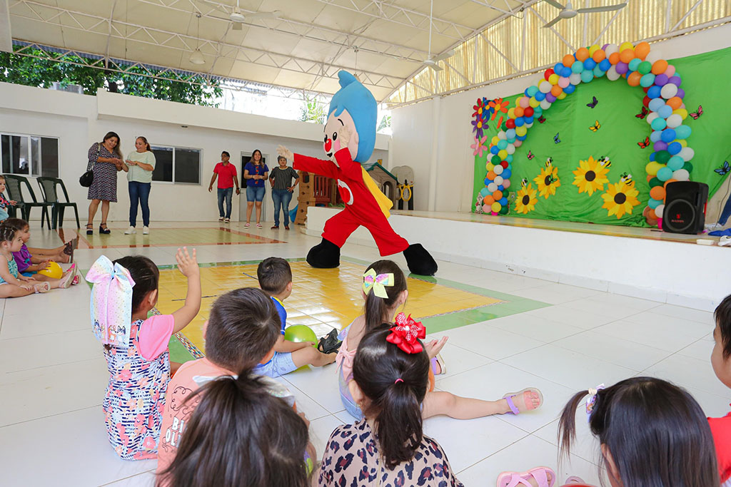 Diversión, juegos y sonrisas en el Día de la Niña y el Niño en los CAI del ISSTEY