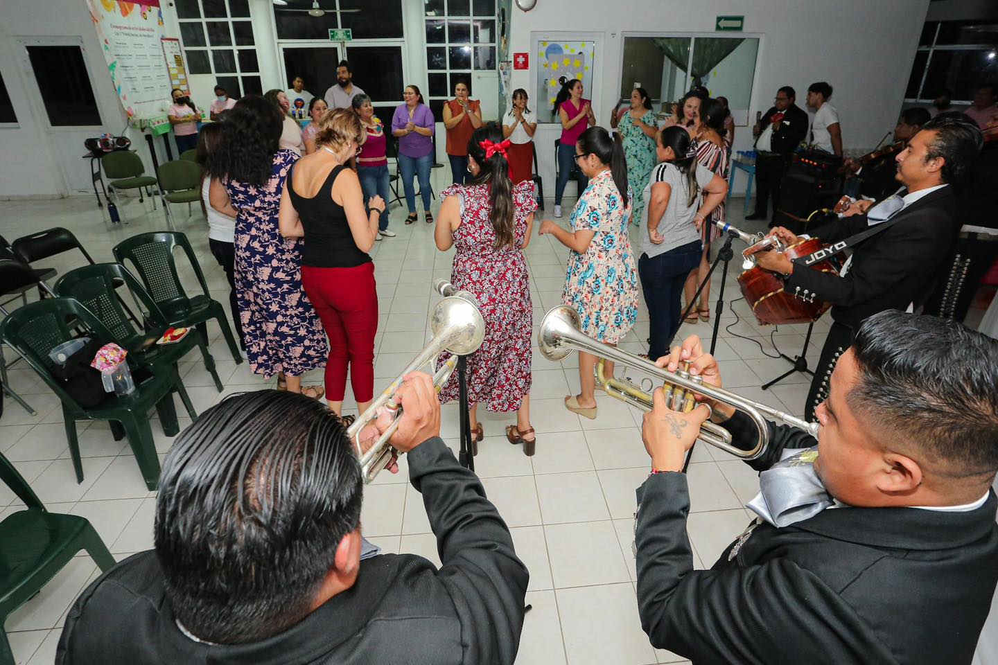 ¡El Día de la Madre se llenó de alegría y música en el CAEE!