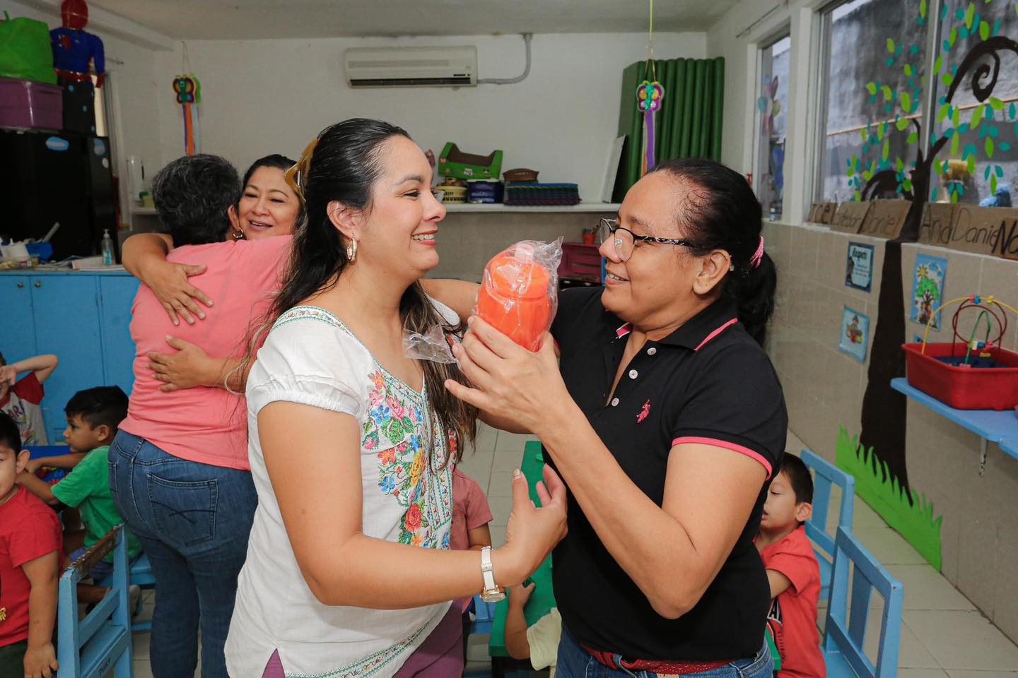 Celebramos el Día de la Maestra y el Maestro.