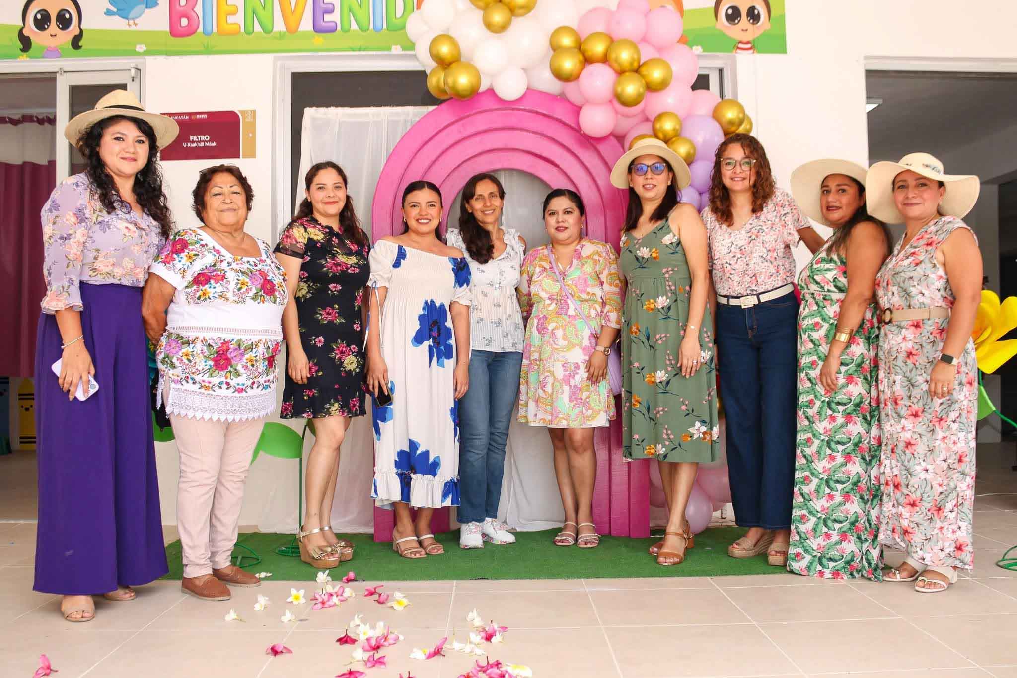 Homenaje a las mamás de los Centros de Atención Infantil