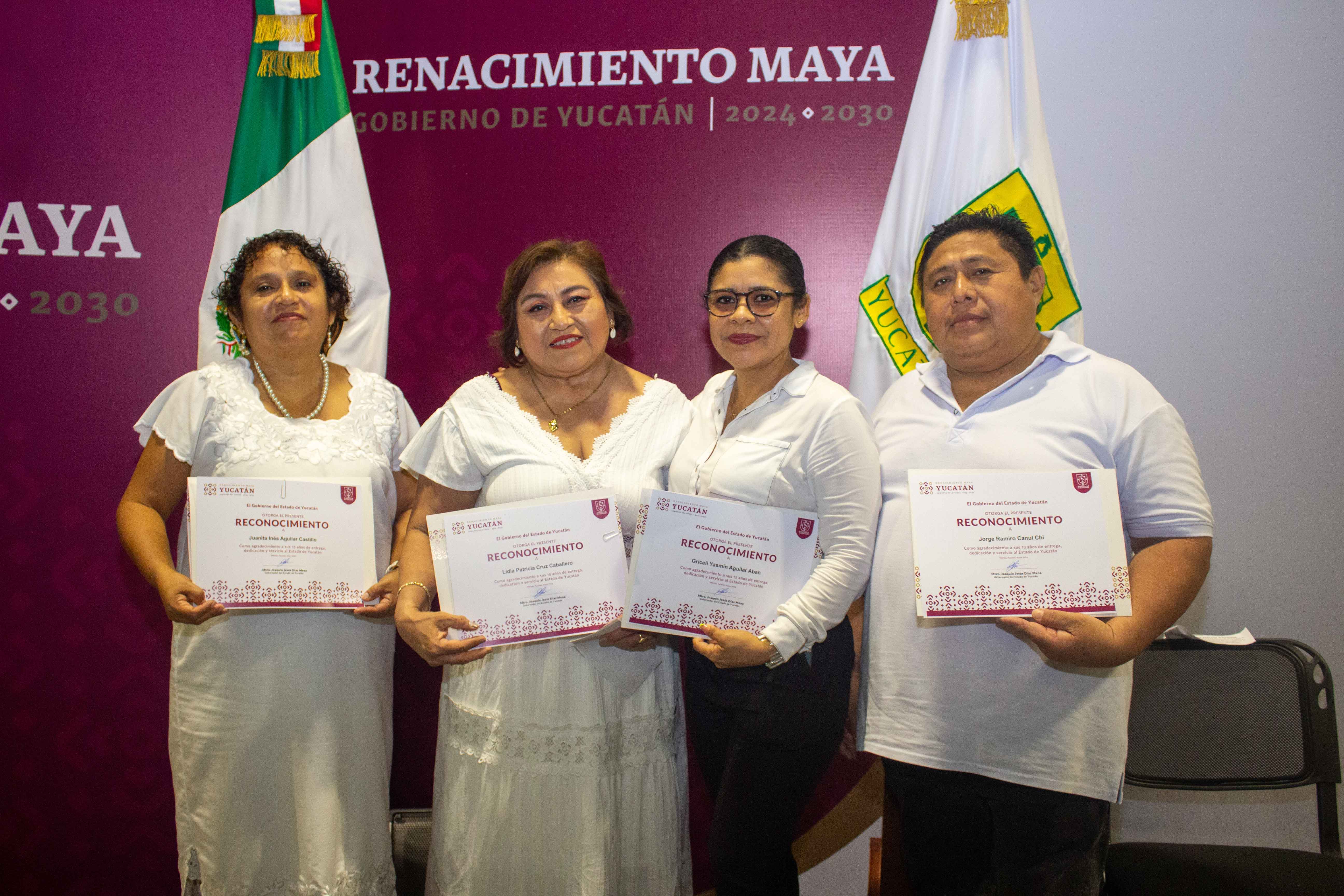 Entrega de estímulos económicos a los trabajadores por antigüedad