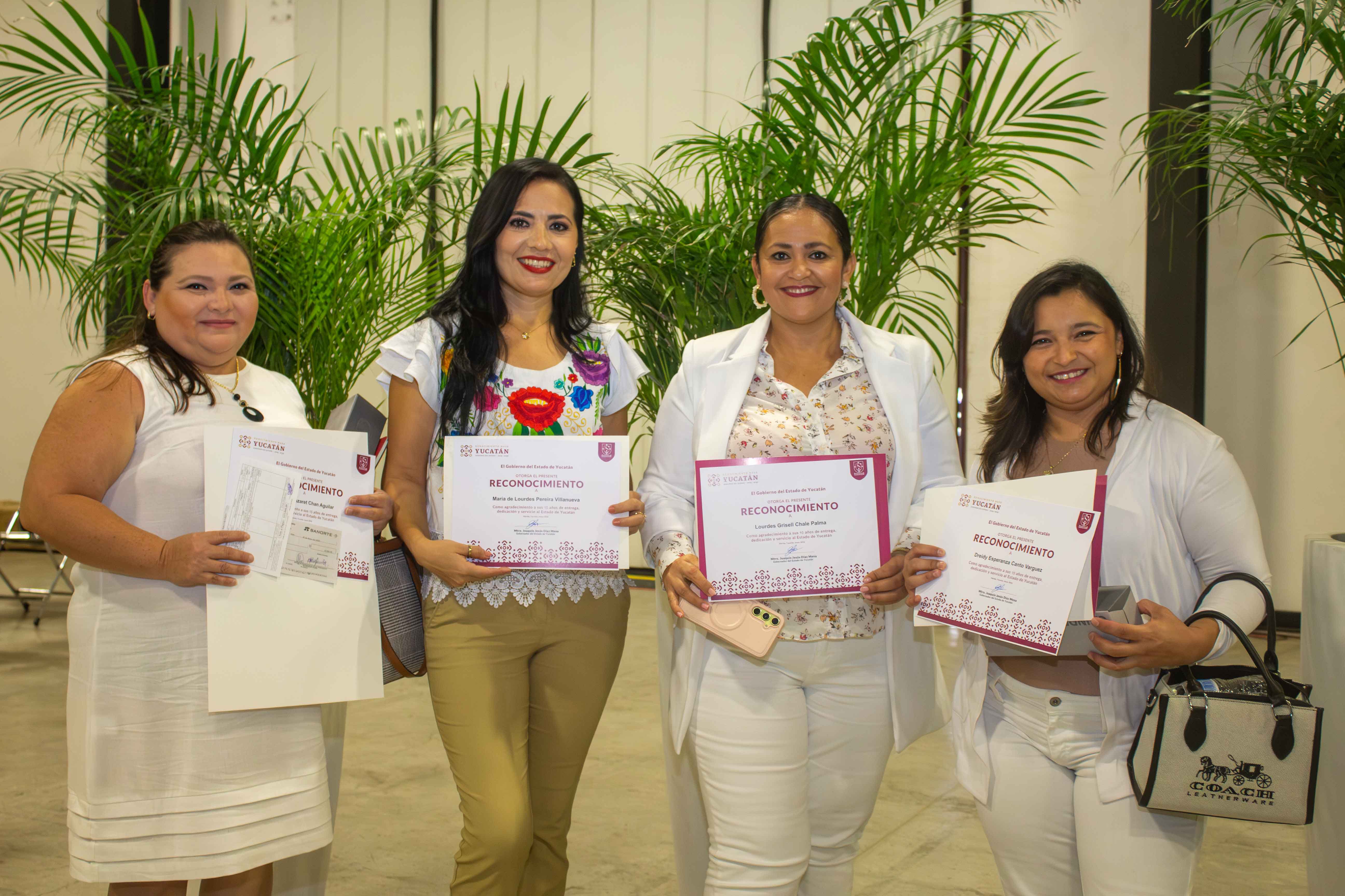 Entrega de estímulos económicos a los trabajadores por antigüedad